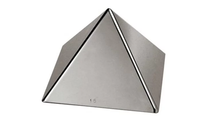 PYRAMIDA - NEREZOVÁ, průměr 12 cm